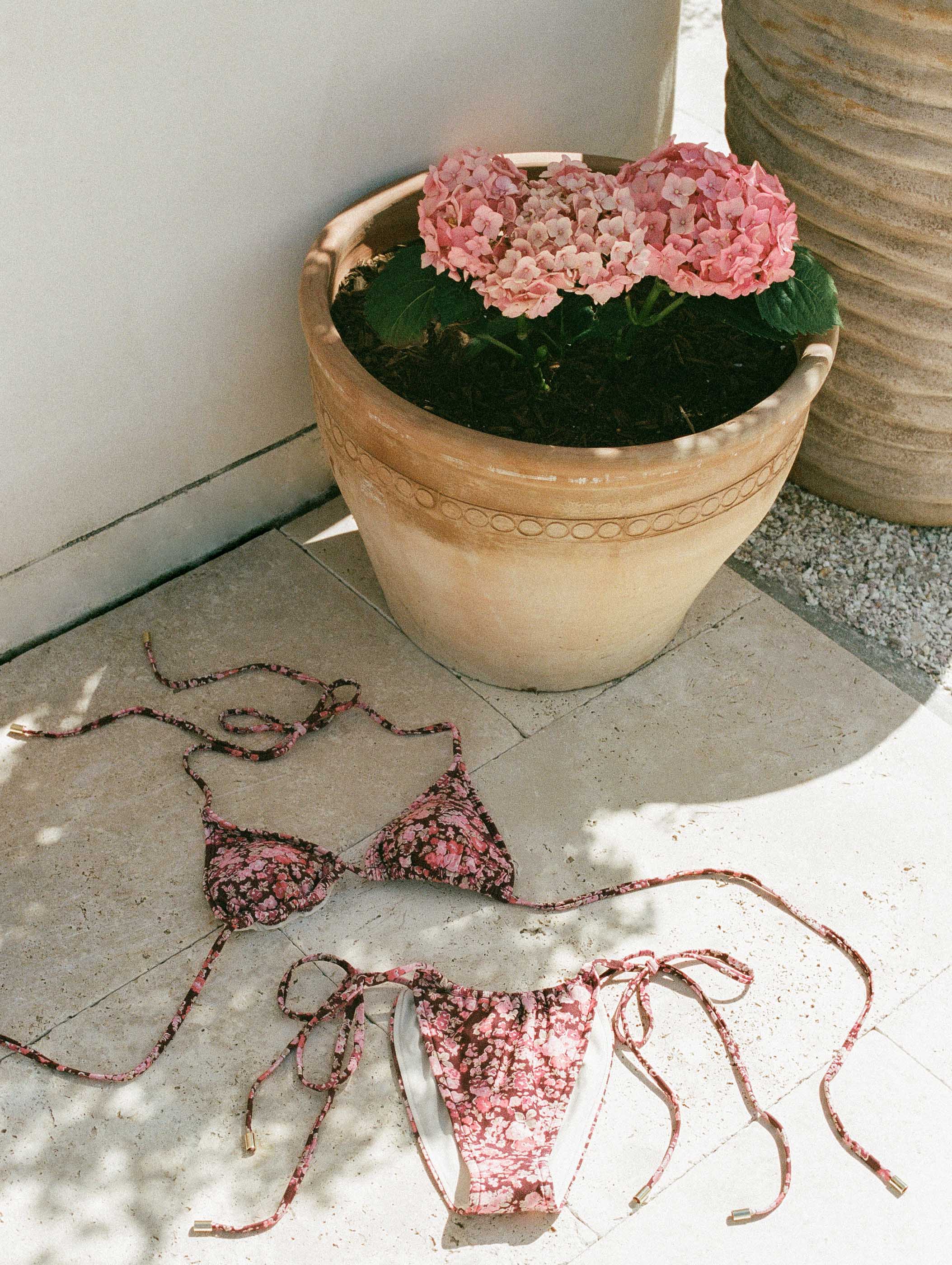 Essential String Tri